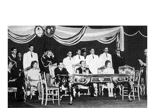 Perón presencia el acto de ratificación del Tratado del Río de la Plata
